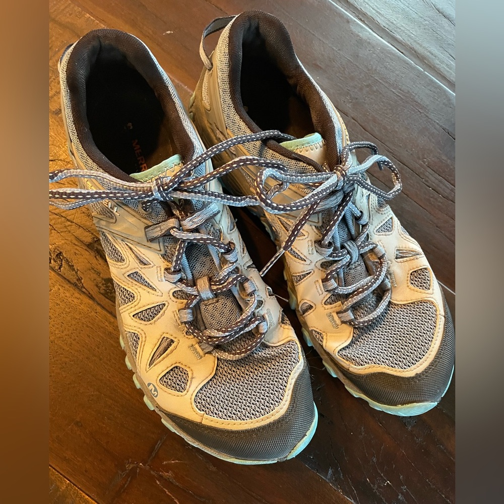 Merrell Blue Haven lightweight performance shoes. Size 10. Aqua blue.